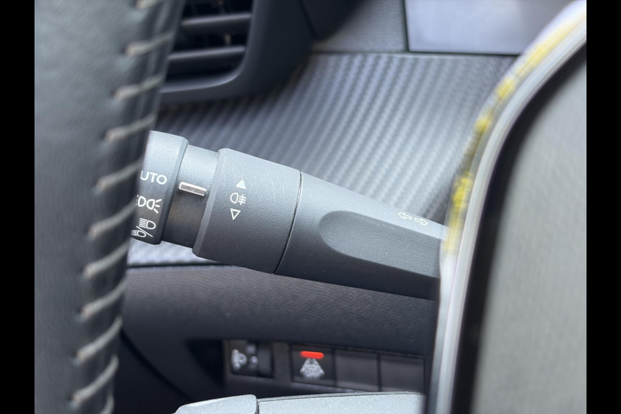 Peugeot 208 1.2 PureTech Allure Carplay,Camera,6 Bak,Stoelverw-Koeling,D-riem vv in 2025,Pdc,Clima,Cruise,Lm velgen,N.A.P,Rijstrooksensor,Nieuwe Apk bij Aflevering