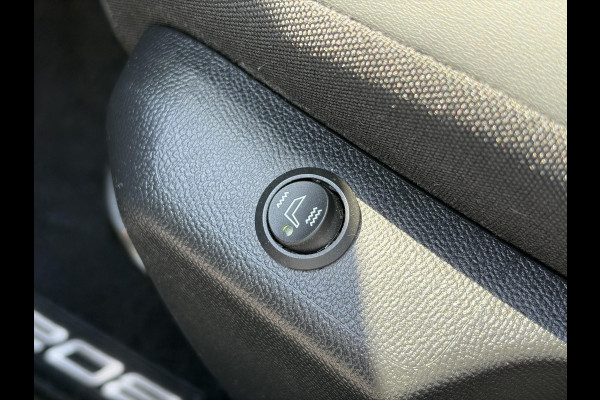 Peugeot 208 1.2 PureTech Allure Carplay,Camera,6 Bak,Stoelverw-Koeling,D-riem vv in 2025,Pdc,Clima,Cruise,Lm velgen,N.A.P,Rijstrooksensor,Nieuwe Apk bij Aflevering