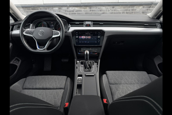 Volkswagen Passat Variant 1.4 TSI PHEV GTE Business | Pano | Elek. Trekhaak | Head-Up | Carplay | LED | Camera | Navi