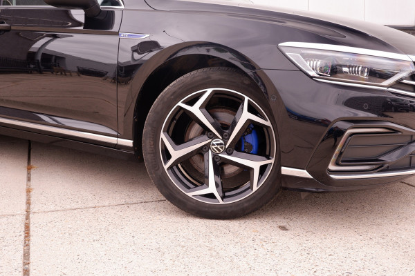 Volkswagen Passat Variant 1.4 TSI PHEV GTE Business | Pano | Elek. Trekhaak | Head-Up | Carplay | LED | Camera | Navi