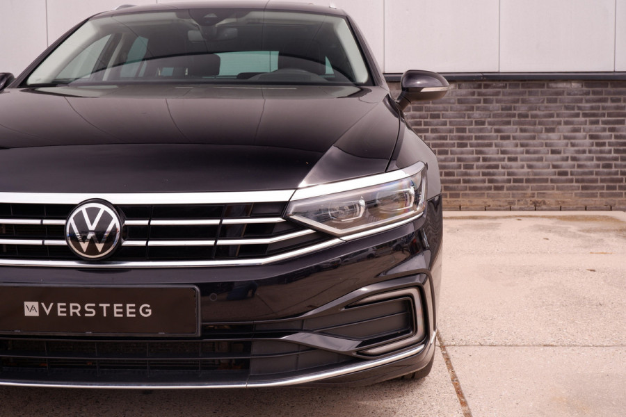 Volkswagen Passat Variant 1.4 TSI PHEV GTE Business | Pano | Elek. Trekhaak | Head-Up | Carplay | LED | Camera | Navi