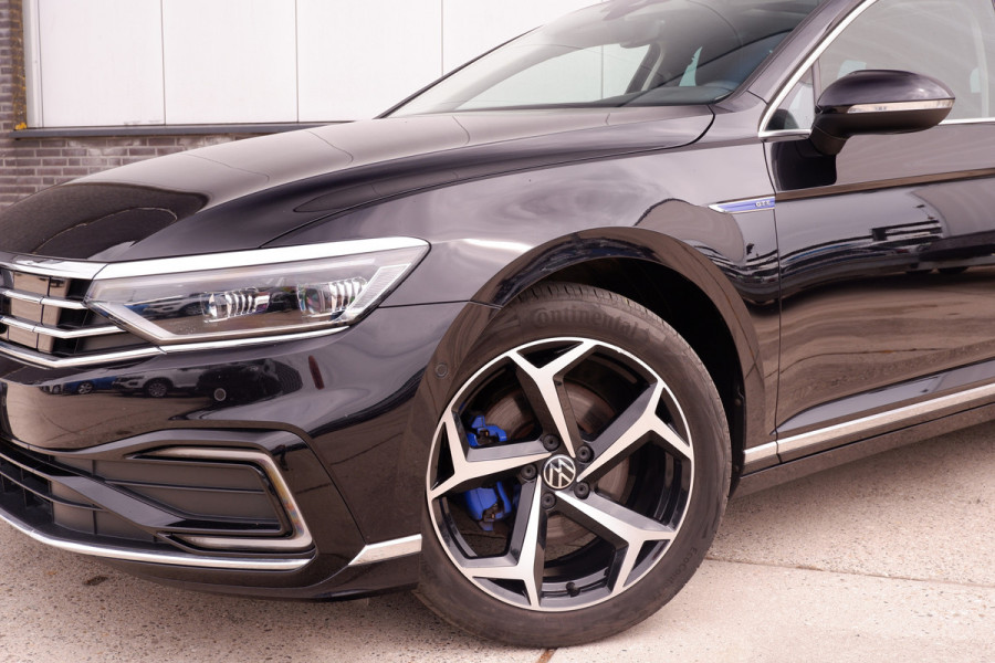 Volkswagen Passat Variant 1.4 TSI PHEV GTE Business | Pano | Elek. Trekhaak | Head-Up | Carplay | LED | Camera | Navi