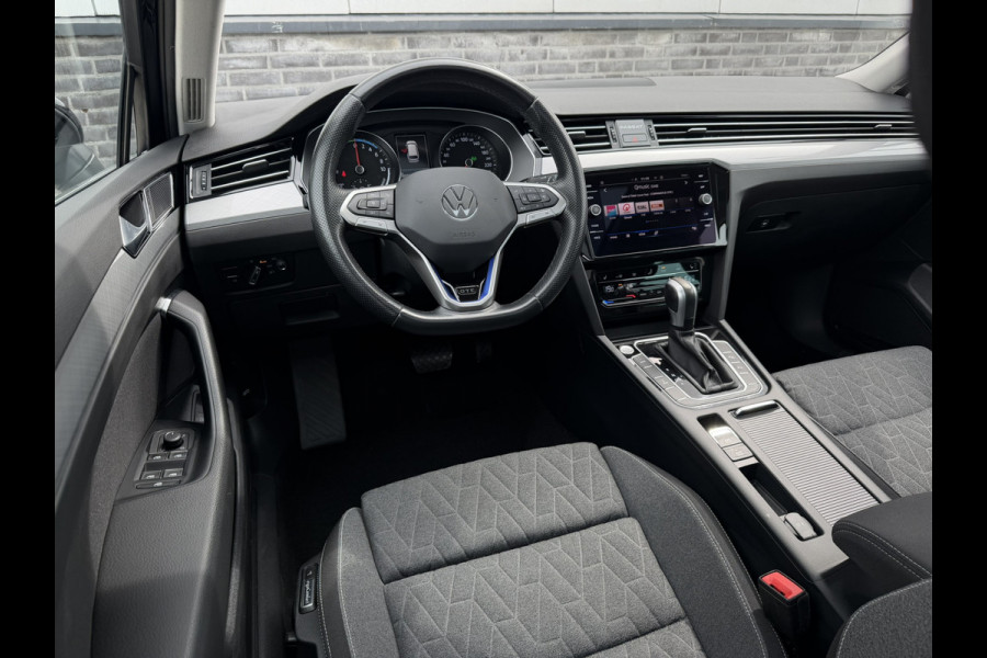 Volkswagen Passat Variant 1.4 TSI PHEV GTE Business | Pano | Elek. Trekhaak | Head-Up | Carplay | LED | Camera | Navi