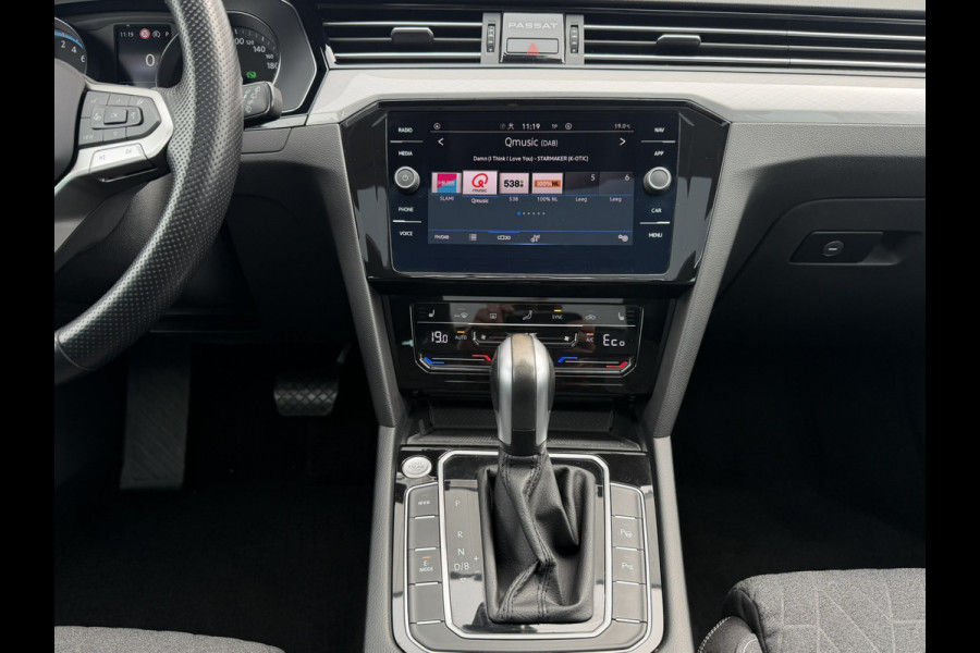 Volkswagen Passat Variant 1.4 TSI PHEV GTE Business | Pano | Elek. Trekhaak | Head-Up | Carplay | LED | Camera | Navi