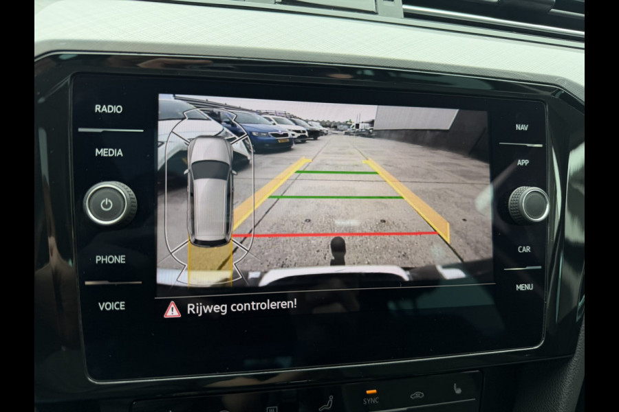 Volkswagen Passat Variant 1.4 TSI PHEV GTE Business | Pano | Elek. Trekhaak | Head-Up | Carplay | LED | Camera | Navi