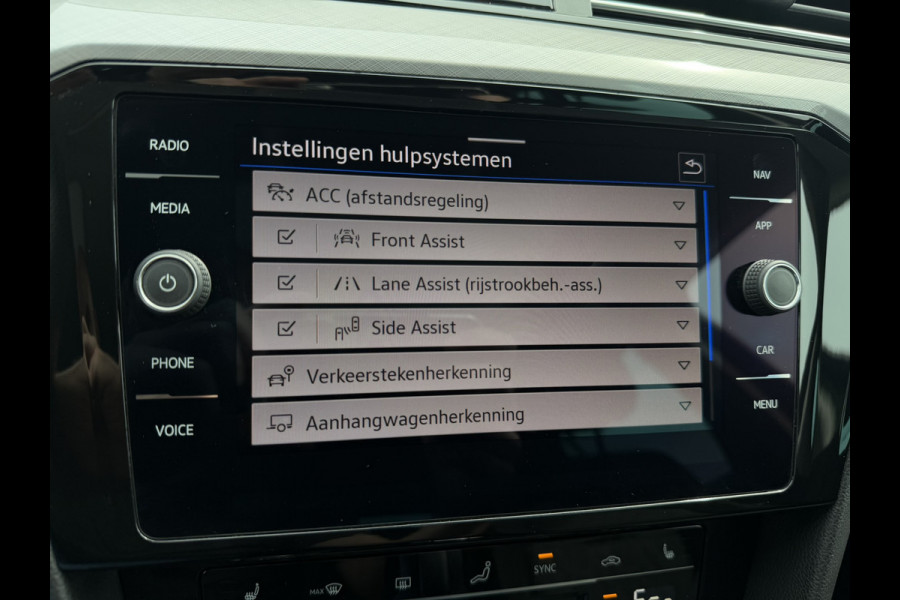 Volkswagen Passat Variant 1.4 TSI PHEV GTE Business | Pano | Elek. Trekhaak | Head-Up | Carplay | LED | Camera | Navi