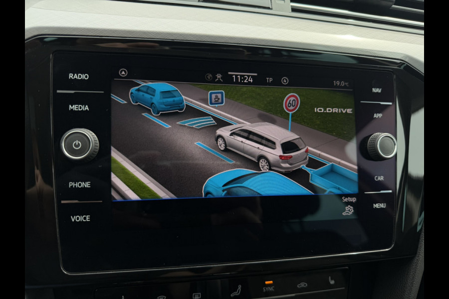 Volkswagen Passat Variant 1.4 TSI PHEV GTE Business | Pano | Elek. Trekhaak | Head-Up | Carplay | LED | Camera | Navi