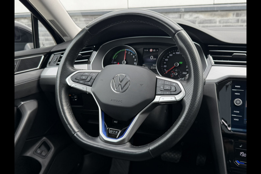 Volkswagen Passat Variant 1.4 TSI PHEV GTE Business | Pano | Elek. Trekhaak | Head-Up | Carplay | LED | Camera | Navi