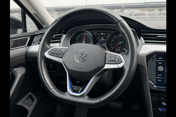 Volkswagen Passat Variant 1.4 TSI PHEV GTE Business | Pano | Elek. Trekhaak | Head-Up | Carplay | LED | Camera | Navi
