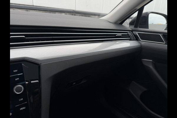 Volkswagen Passat Variant 1.4 TSI PHEV GTE Business | Pano | Elek. Trekhaak | Head-Up | Carplay | LED | Camera | Navi