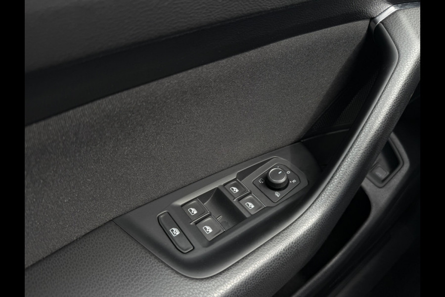 Volkswagen Passat Variant 1.4 TSI PHEV GTE Business | Pano | Elek. Trekhaak | Head-Up | Carplay | LED | Camera | Navi