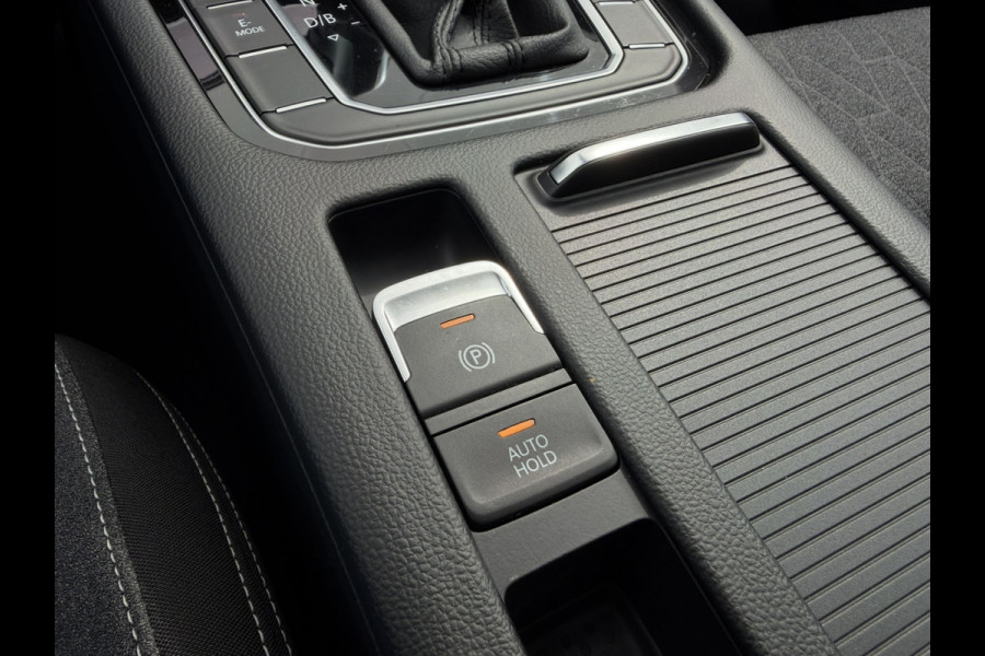 Volkswagen Passat Variant 1.4 TSI PHEV GTE Business | Pano | Elek. Trekhaak | Head-Up | Carplay | LED | Camera | Navi
