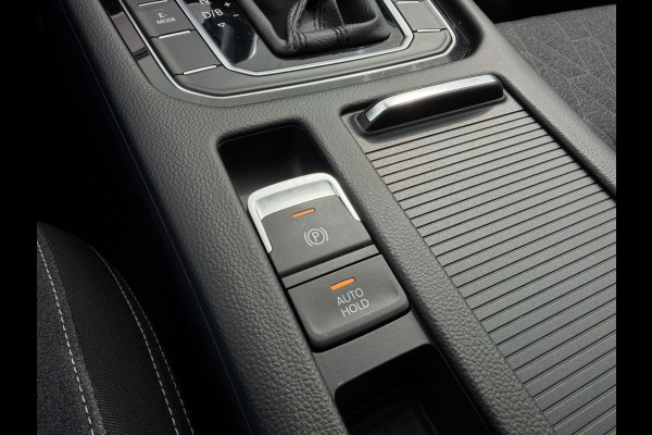 Volkswagen Passat Variant 1.4 TSI PHEV GTE Business | Pano | Elek. Trekhaak | Head-Up | Carplay | LED | Camera | Navi