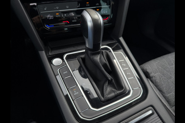 Volkswagen Passat Variant 1.4 TSI PHEV GTE Business | Pano | Elek. Trekhaak | Head-Up | Carplay | LED | Camera | Navi