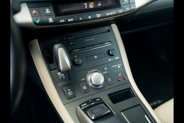 Lexus CT 200h Business Line Pro | Camera | Stoelverwarming | Leder | Bi-Tone | Keyless | Prijs Rijklaar!!