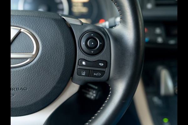 Lexus CT 200h Business Line Pro | Camera | Stoelverwarming | Leder | Bi-Tone | Keyless | Prijs Rijklaar!!