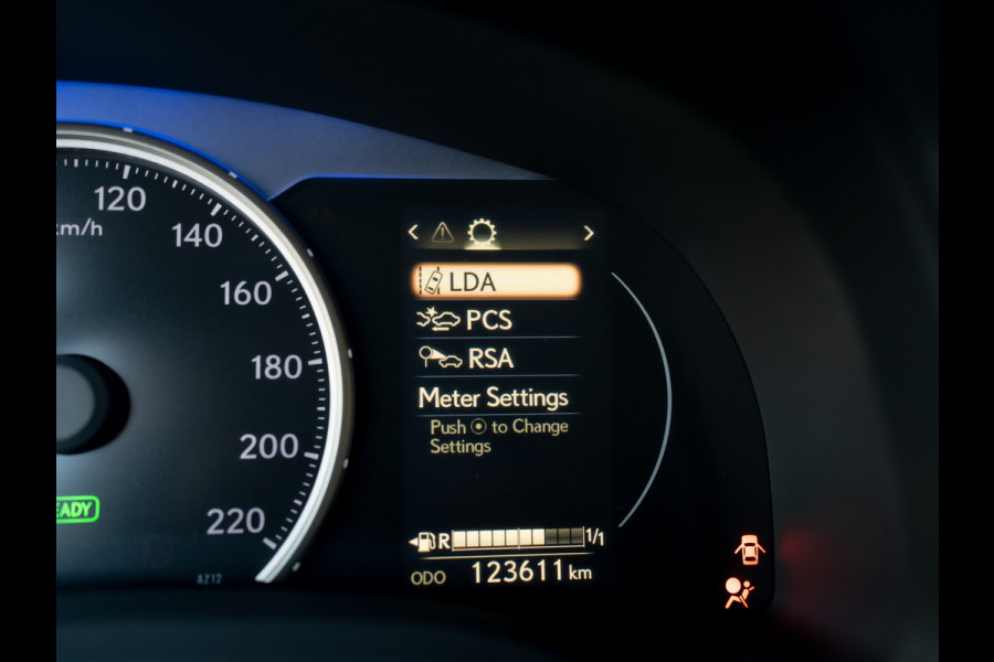 Lexus CT 200h Business Line Pro | Camera | Stoelverwarming | Leder | Bi-Tone | Keyless | Prijs Rijklaar!!