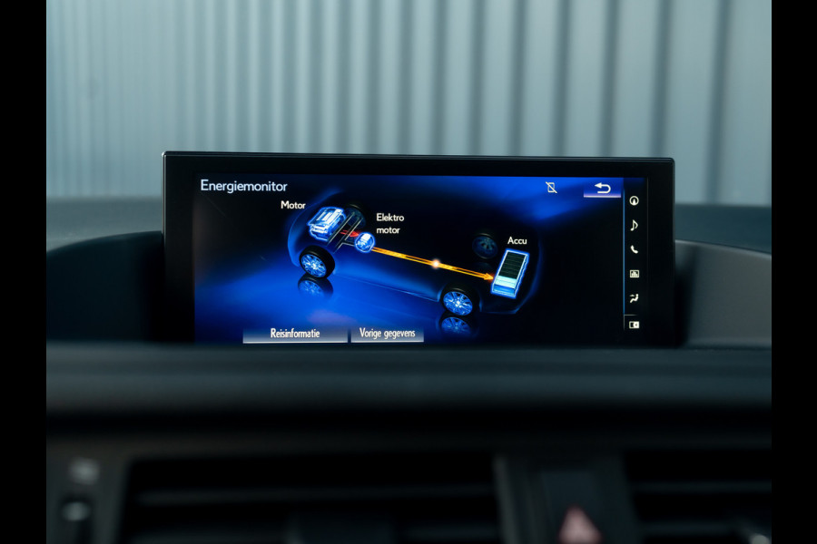 Lexus CT 200h Business Line Pro | Camera | Stoelverwarming | Leder | Bi-Tone | Keyless | Prijs Rijklaar!!