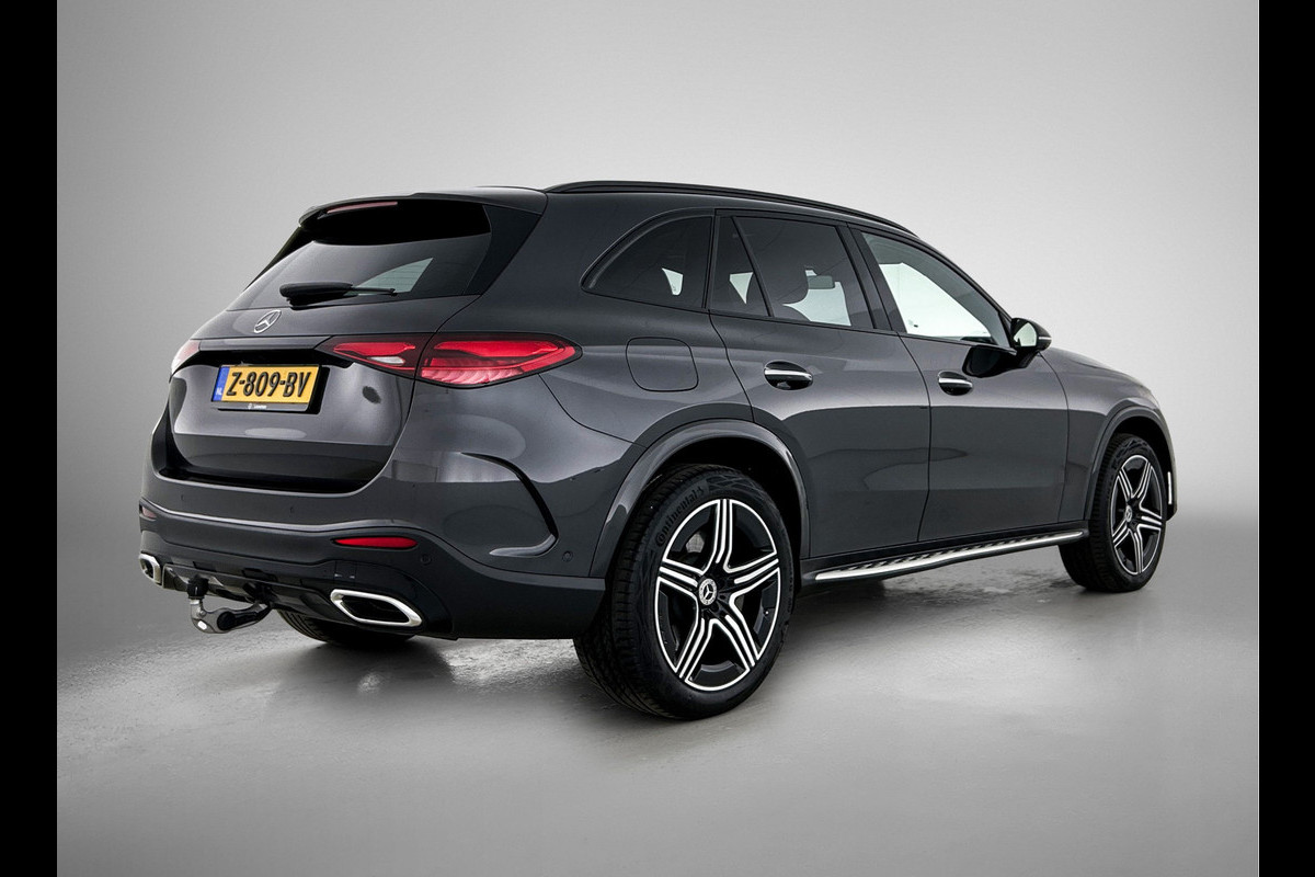 Mercedes-Benz GLC 400 e 4MATIC AMG Plug-In Hybride aprt-26 Panorama dak | 5 spaaks lichtmetalen velgen | Trekhaak | Treeplanken | Parking support | Inclusief 24 maanden MB Certified garantie voor Europa.
