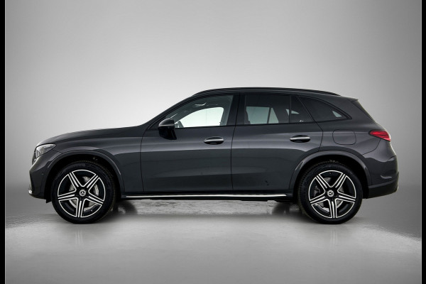 Mercedes-Benz GLC 400 e 4MATIC AMG Plug-In Hybride aprt-26 Panorama dak | 5 spaaks lichtmetalen velgen | Trekhaak | Treeplanken | Parking support | Inclusief 24 maanden MB Certified garantie voor Europa.