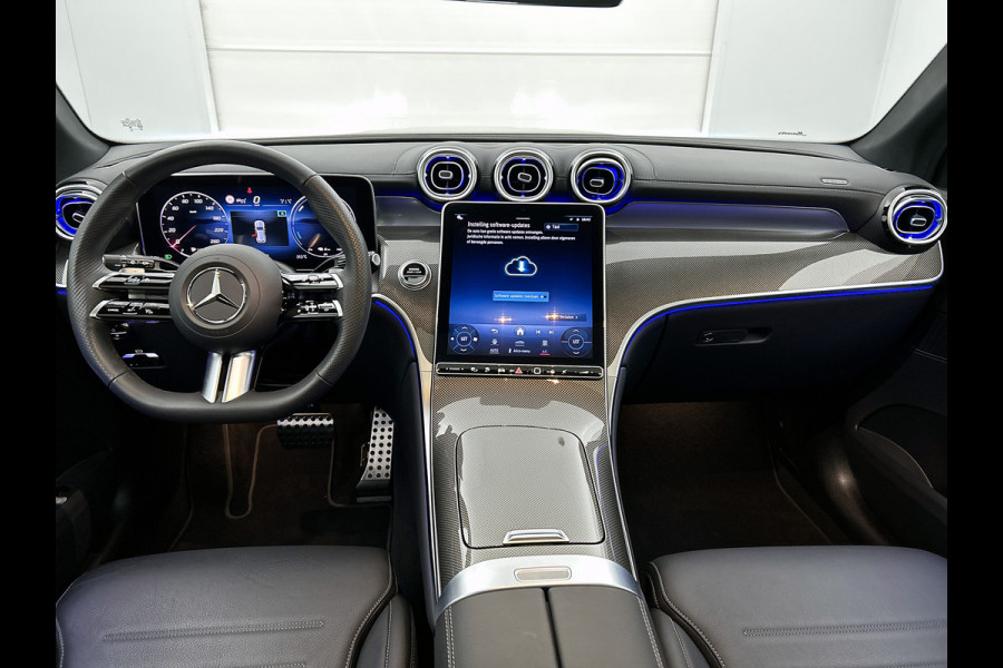 Mercedes-Benz GLC 400 e 4MATIC AMG Plug-In Hybride aprt-26 Panorama dak | 5 spaaks lichtmetalen velgen | Trekhaak | Treeplanken | Parking support | Inclusief 24 maanden MB Certified garantie voor Europa.