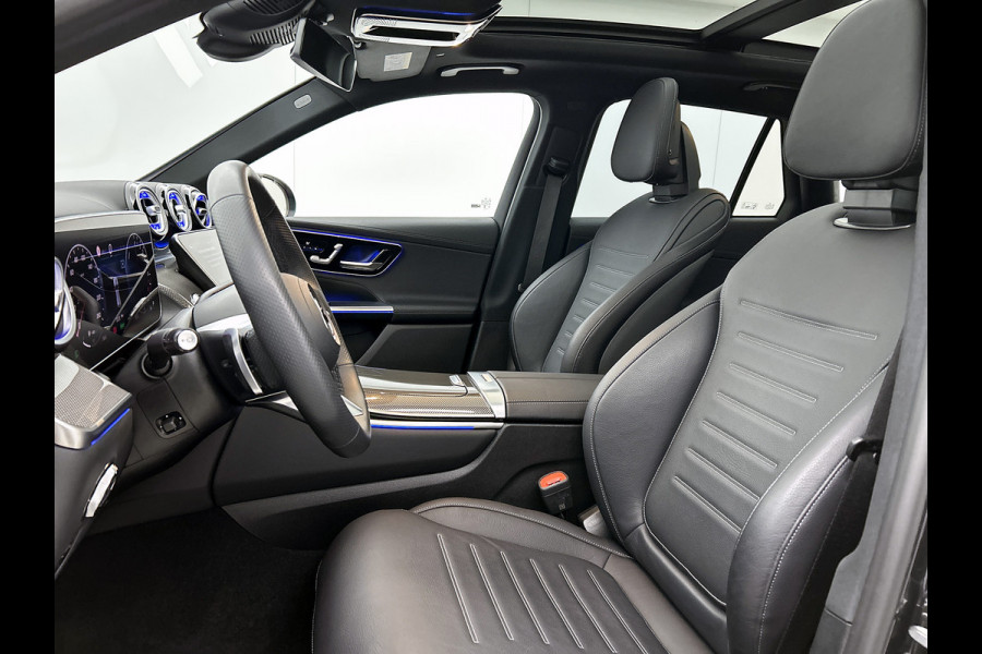 Mercedes-Benz GLC 400 e 4MATIC AMG Plug-In Hybride aprt-26 Panorama dak | 5 spaaks lichtmetalen velgen | Trekhaak | Treeplanken | Parking support | Inclusief 24 maanden MB Certified garantie voor Europa.
