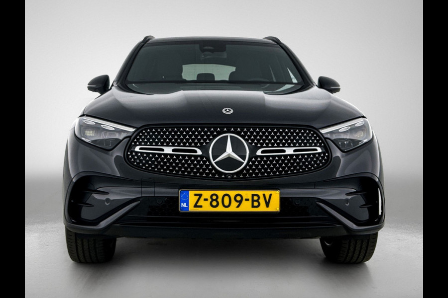 Mercedes-Benz GLC 400 e 4MATIC AMG Plug-In Hybride aprt-26 Panorama dak | 5 spaaks lichtmetalen velgen | Trekhaak | Treeplanken | Parking support | Inclusief 24 maanden MB Certified garantie voor Europa.
