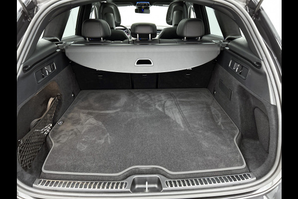 Mercedes-Benz GLC 400 e 4MATIC AMG Plug-In Hybride aprt-26 Panorama dak | 5 spaaks lichtmetalen velgen | Trekhaak | Treeplanken | Parking support | Inclusief 24 maanden MB Certified garantie voor Europa.
