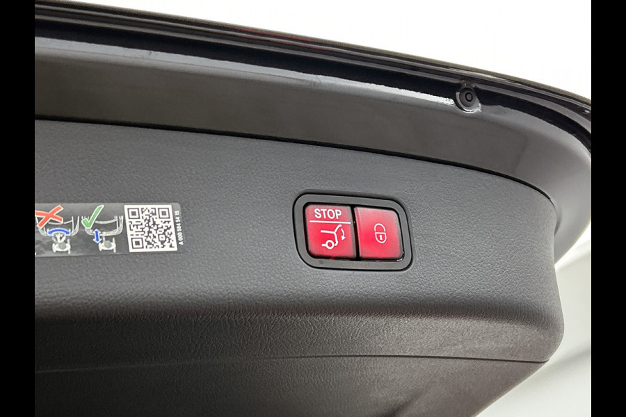 Mercedes-Benz GLC 400 e 4MATIC AMG Plug-In Hybride aprt-26 Panorama dak | 5 spaaks lichtmetalen velgen | Trekhaak | Treeplanken | Parking support | Inclusief 24 maanden MB Certified garantie voor Europa.