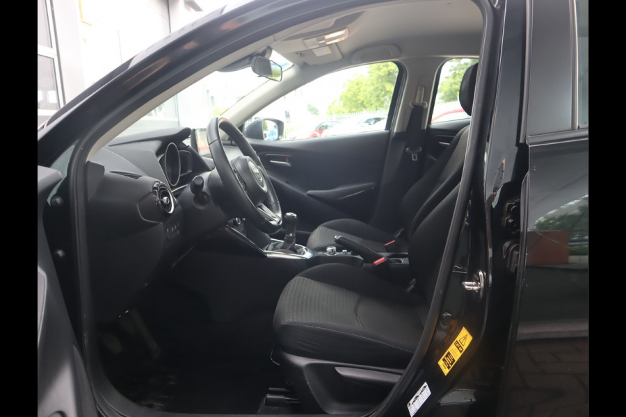 Mazda 2 1.5 Skyactiv-G Dynamic+ Navi / Pdc / Elekramen / Airco / Lm velgen 16'' Goed onderhouden / All season banden