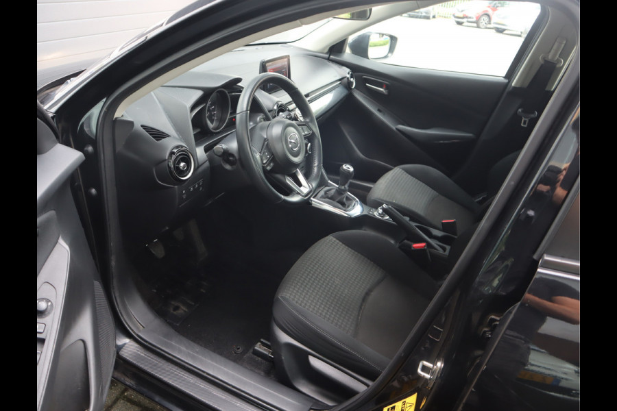 Mazda 2 1.5 Skyactiv-G Dynamic+ Navi / Pdc / Elekramen / Airco / Lm velgen 16'' Goed onderhouden / All season banden