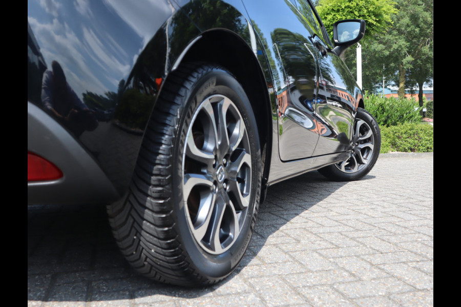 Mazda 2 1.5 Skyactiv-G Dynamic+ Navi / Pdc / Elekramen / Airco / Lm velgen 16'' Goed onderhouden / All season banden