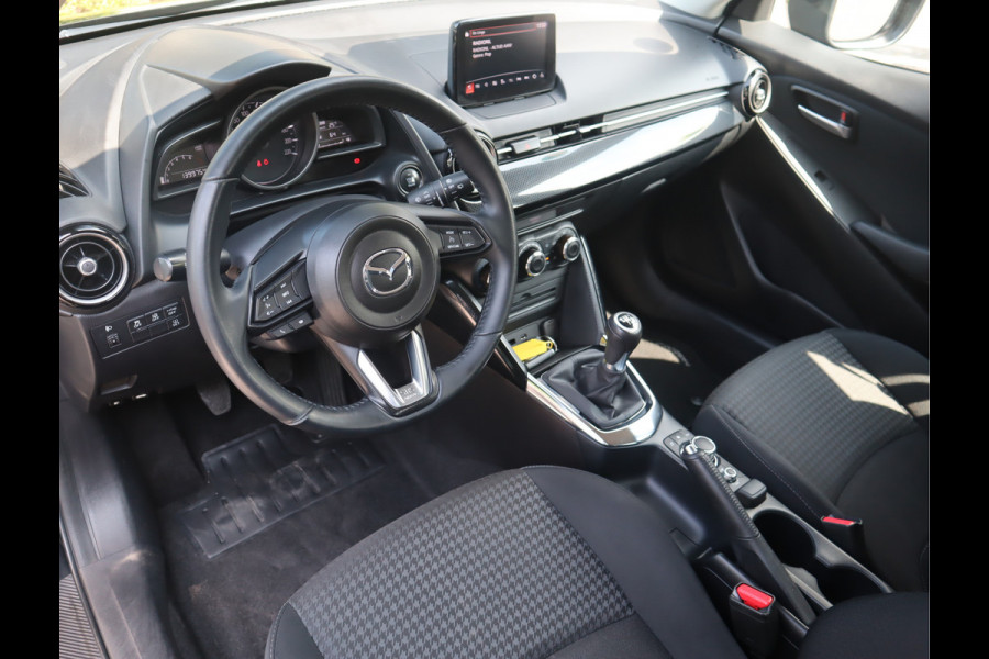 Mazda 2 1.5 Skyactiv-G Dynamic+ Navi / Pdc / Elekramen / Airco / Lm velgen 16'' Goed onderhouden / All season banden