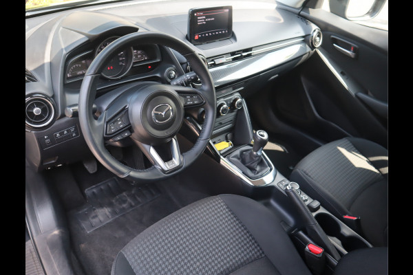 Mazda 2 1.5 Skyactiv-G Dynamic+ Navi / Pdc / Elekramen / Airco / Lm velgen 16'' Goed onderhouden / All season banden