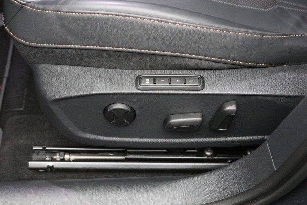 CUPRA Formentor 1.4 e-Hybrid VZ 245 PK Performance PHEV, Leder, Panoramadak, Trekhaak, Memory, Camera
