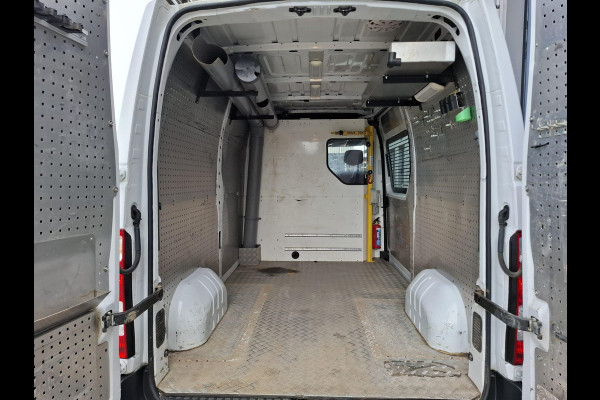 Renault Master T35 2.3 dCi L2H2 AIRCO / CRUISE CONTROLE / IMPERIAL / TREKHAAK / EURO 6