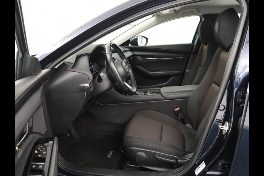 Mazda 3 2.0 e-SkyActiv-G M Hybrid 122 Comfort | Head-Up | Adaptive cruise | Camera | Carplay | Stuurverwarming | Full LED | Stoelverwarming | Navi Full map | Climate control