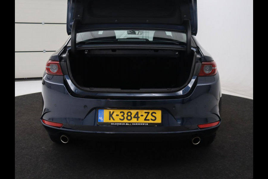 Mazda 3 2.0 e-SkyActiv-G M Hybrid 122 Comfort | Head-Up | Adaptive cruise | Camera | Carplay | Stuurverwarming | Full LED | Stoelverwarming | Navi Full map | Climate control