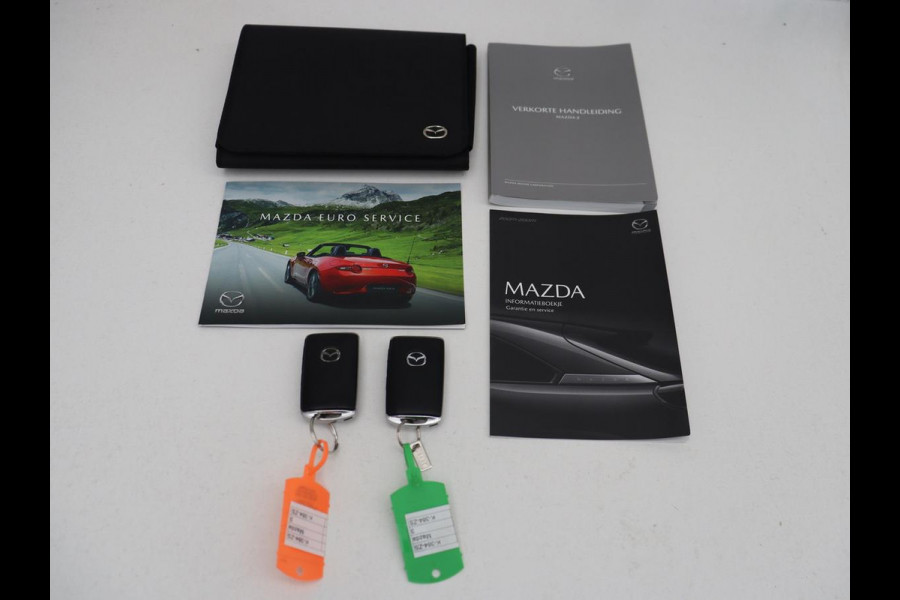 Mazda 3 2.0 e-SkyActiv-G M Hybrid 122 Comfort | Head-Up | Adaptive cruise | Camera | Carplay | Stuurverwarming | Full LED | Stoelverwarming | Navi Full map | Climate control