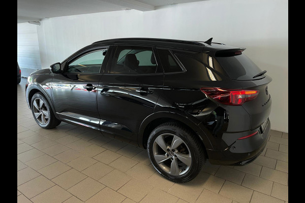 Opel Grandland 1.2 Turbo Edition AUTOMAAT AIRCO NAVI CRUISE BLUETOOTH STOELVERW STUURVERW VELGEN NIEUWSTAAT