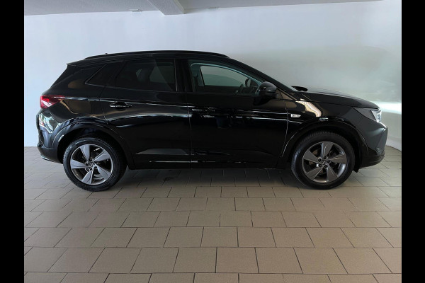 Opel Grandland 1.2 Turbo Edition AUTOMAAT AIRCO NAVI CRUISE BLUETOOTH STOELVERW STUURVERW VELGEN NIEUWSTAAT