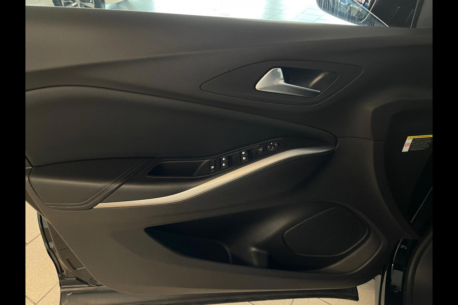 Opel Grandland 1.2 Turbo Edition AUTOMAAT AIRCO NAVI CRUISE BLUETOOTH STOELVERW STUURVERW VELGEN NIEUWSTAAT