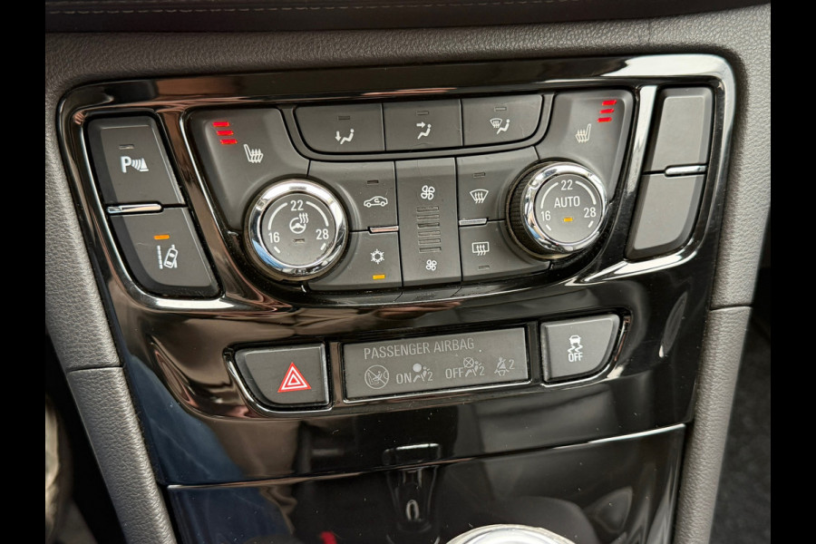 Opel Mokka X 1.4 Turbo Innovation 140 Pk | Navigatie | Voll Leder | Glazen schuif / Kantel dak | Clima | Cruise | trekhaak | 19".