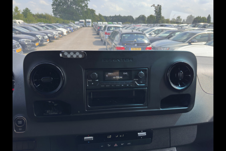 Mercedes-Benz eSprinter (INCL. BTW) *AUT | CLIMATE CONTROL | ELECTRIC WINDOWS | CAMERA | 16 INCH*