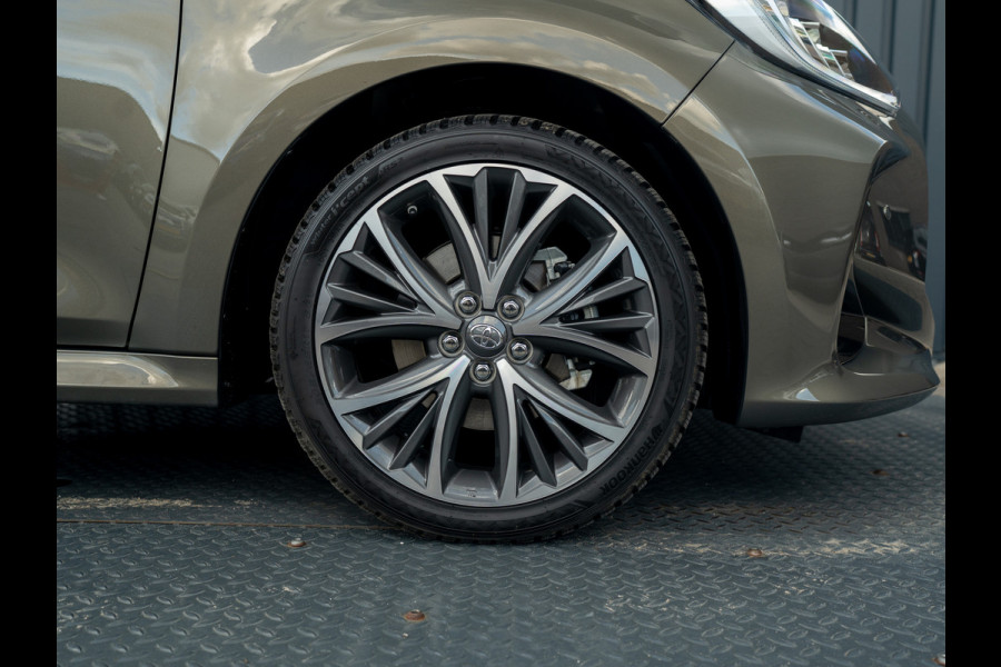 Toyota Yaris 1.5 Hybrid 130 Executive | Panodak | JBL | Head Up | Stuur & Stoel verw. | Premium Pack | Prijs Rijklaar!!