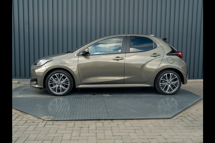 Toyota Yaris 1.5 Hybrid 130 Executive | Panodak | JBL | Head Up | Stuur & Stoel verw. | Premium Pack | Prijs Rijklaar!!