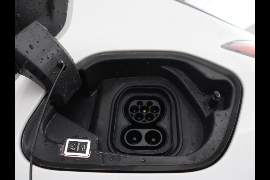 Opel CORSA-E Edition 50 kWh | SOH 93,1% | PHEV | Carplay | Camera | Parkeerhulp | Cruise control | Climate control | Digital cockpit | DAB