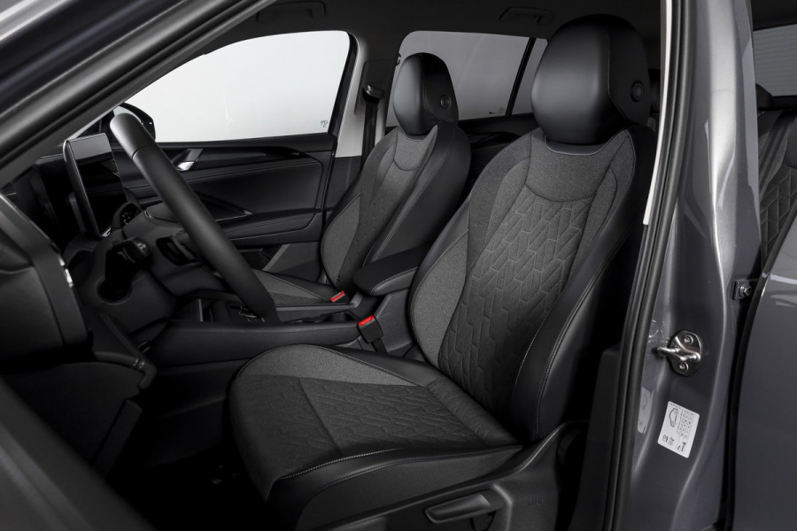 Volkswagen Tiguan 1.5 eHybrid Life Edition | IQ Light | Dig. Cockpit | Adapt. Cruise | Stoel-+stuurverw. | 360 Camera | PDC | App. Connect | ECC | LM 17" | 6086