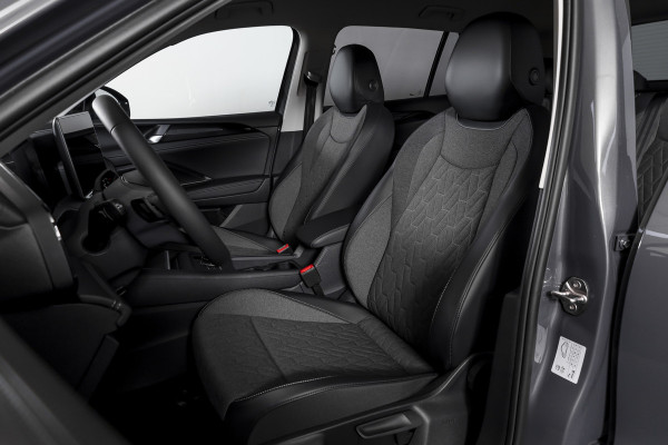 Volkswagen Tiguan 1.5 eHybrid Life Edition | IQ Light | Dig. Cockpit | Adapt. Cruise | Stoel-+stuurverw. | 360 Camera | PDC | App. Connect | ECC | LM 17" | 6086