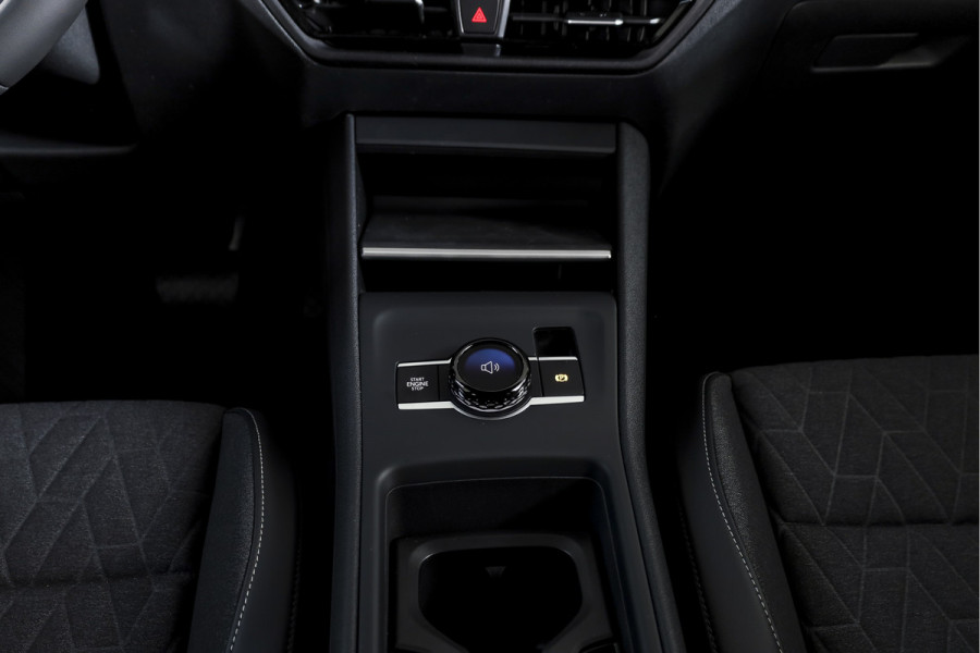 Volkswagen Tiguan 1.5 eHybrid Life Edition | IQ Light | Dig. Cockpit | Adapt. Cruise | Stoel-+stuurverw. | 360 Camera | PDC | App. Connect | ECC | LM 17" | 6086
